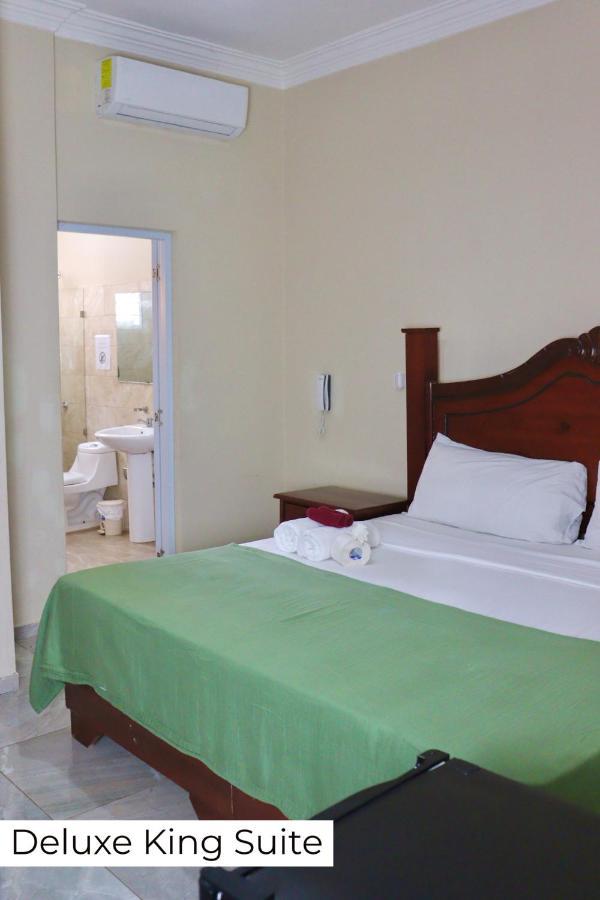 Hotel Enrique II Zona Colonial Vista Al Malecon ซานโตโดมิงโก ภายนอก รูปภาพ