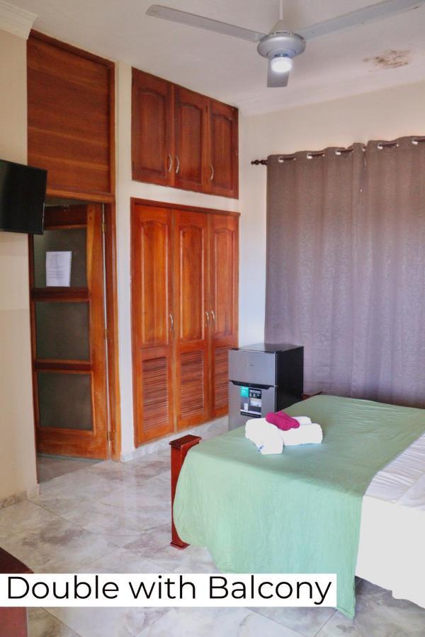 Hotel Enrique II Zona Colonial Vista Al Malecon ซานโตโดมิงโก ภายนอก รูปภาพ