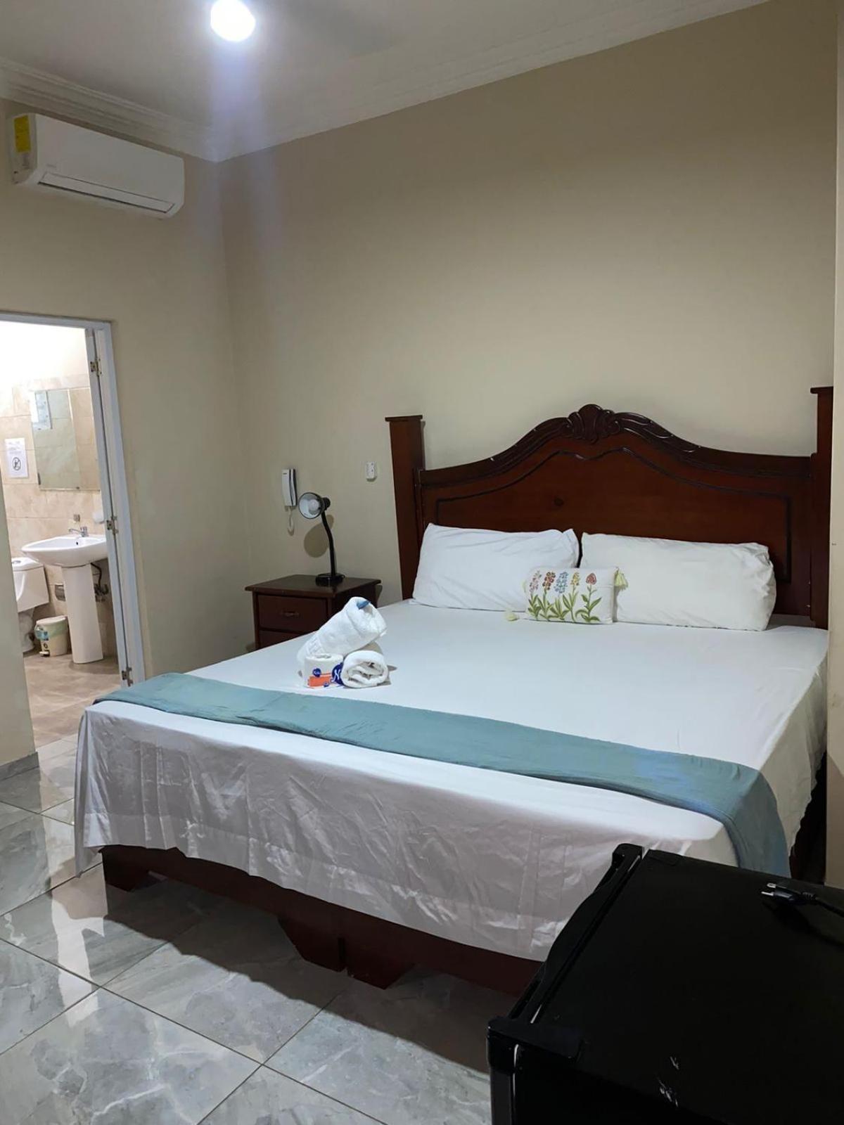Hotel Enrique II Zona Colonial Vista Al Malecon ซานโตโดมิงโก ภายนอก รูปภาพ