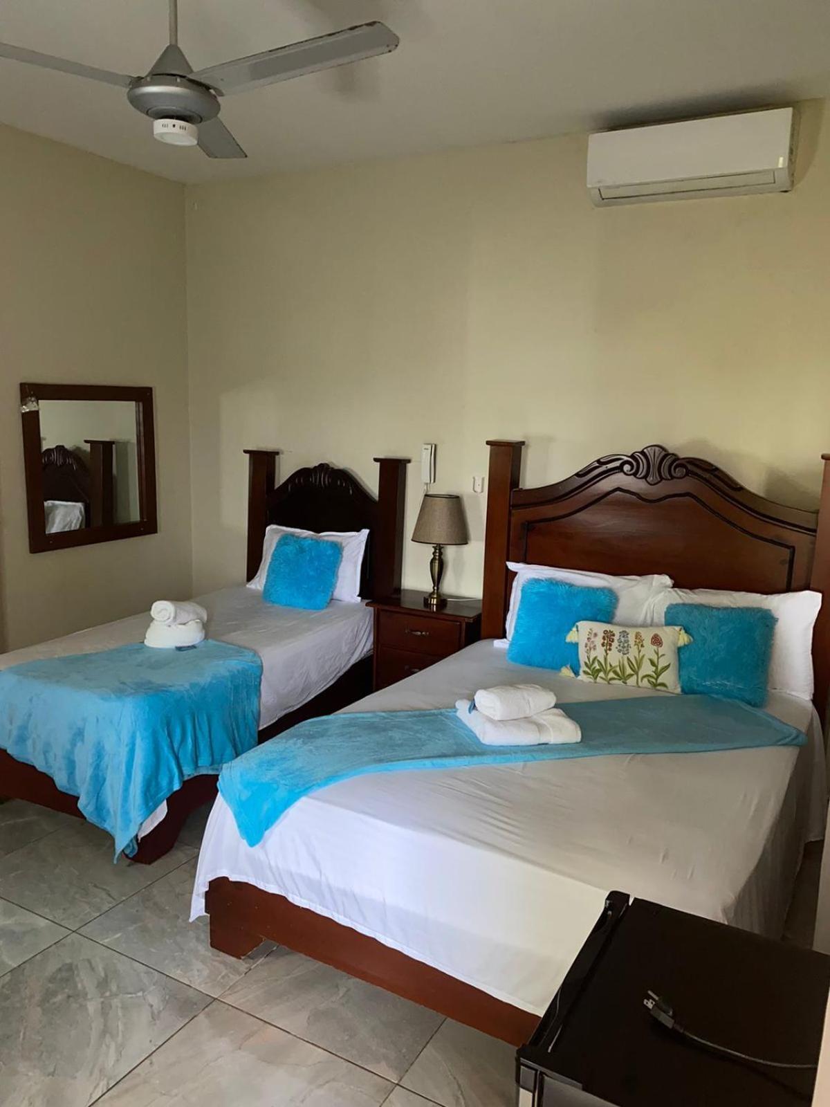 Hotel Enrique II Zona Colonial Vista Al Malecon ซานโตโดมิงโก ภายนอก รูปภาพ