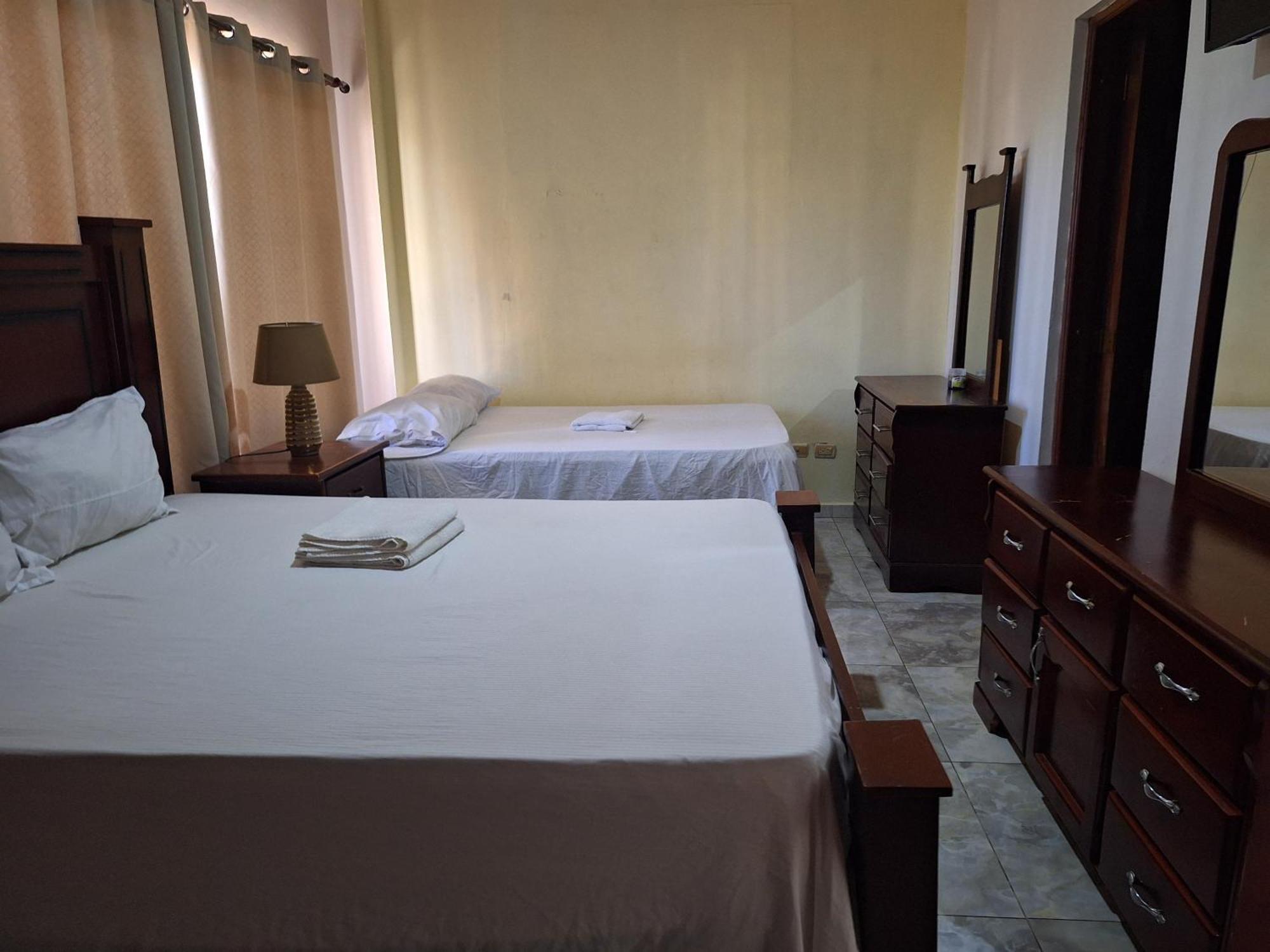 Hotel Enrique II Zona Colonial Vista Al Malecon ซานโตโดมิงโก ภายนอก รูปภาพ