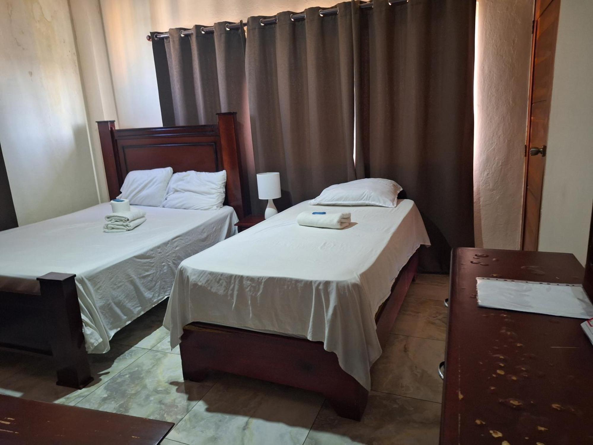 Hotel Enrique II Zona Colonial Vista Al Malecon ซานโตโดมิงโก ภายนอก รูปภาพ